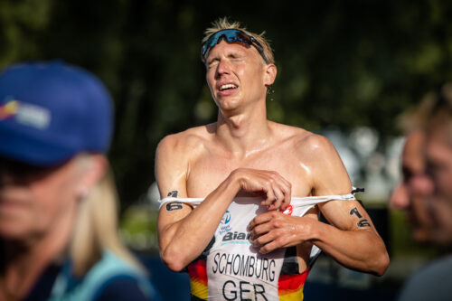 TRIATHLON - EINZELRENNEN MÄNNER bei den European ChampionshipsWechselzone mit Zuschauertribühne Portfoliovorschau